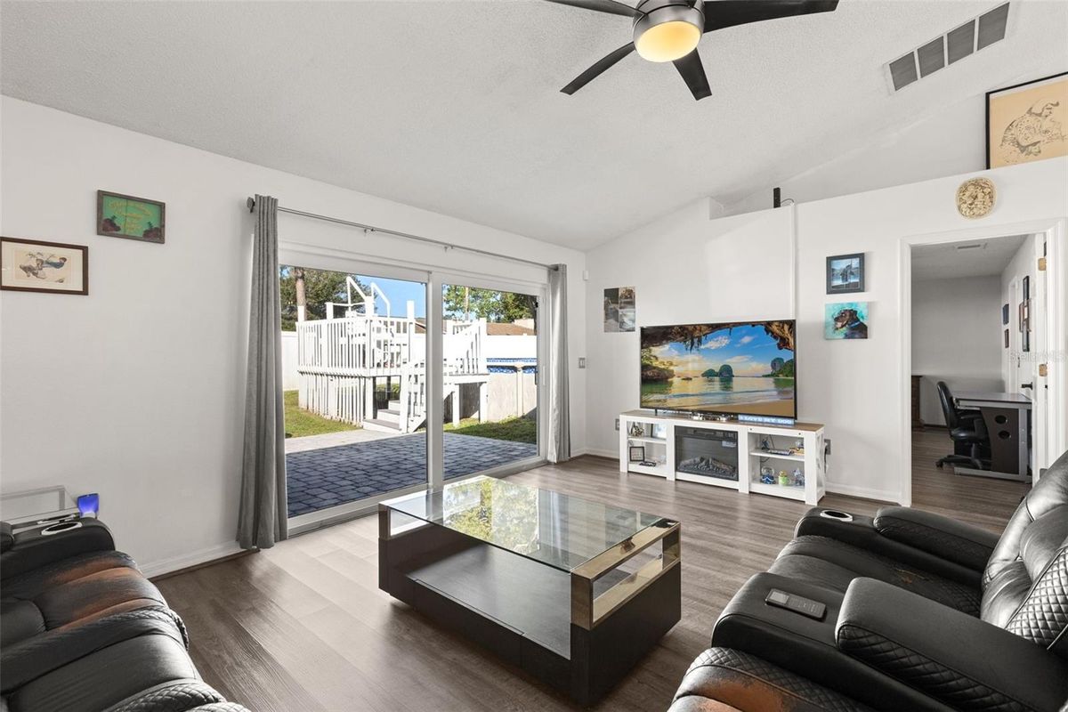 2232 home, photo 6